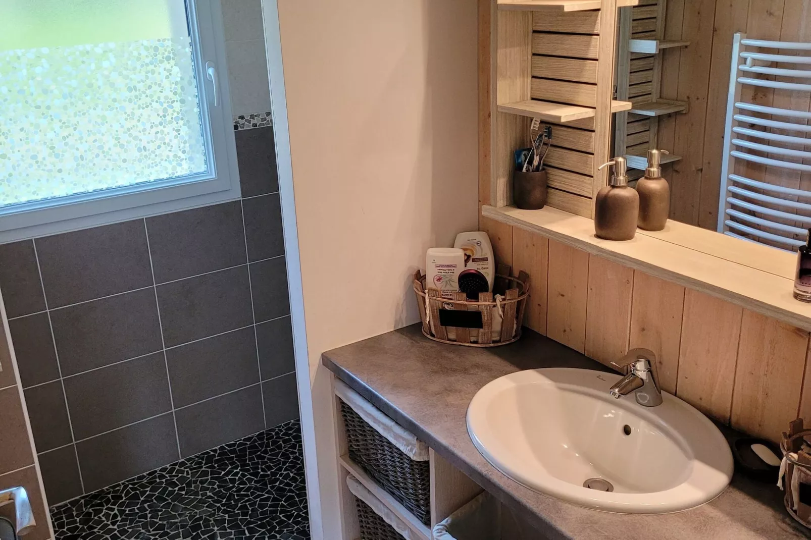 Holiday home Le Pouldu-Bathroom