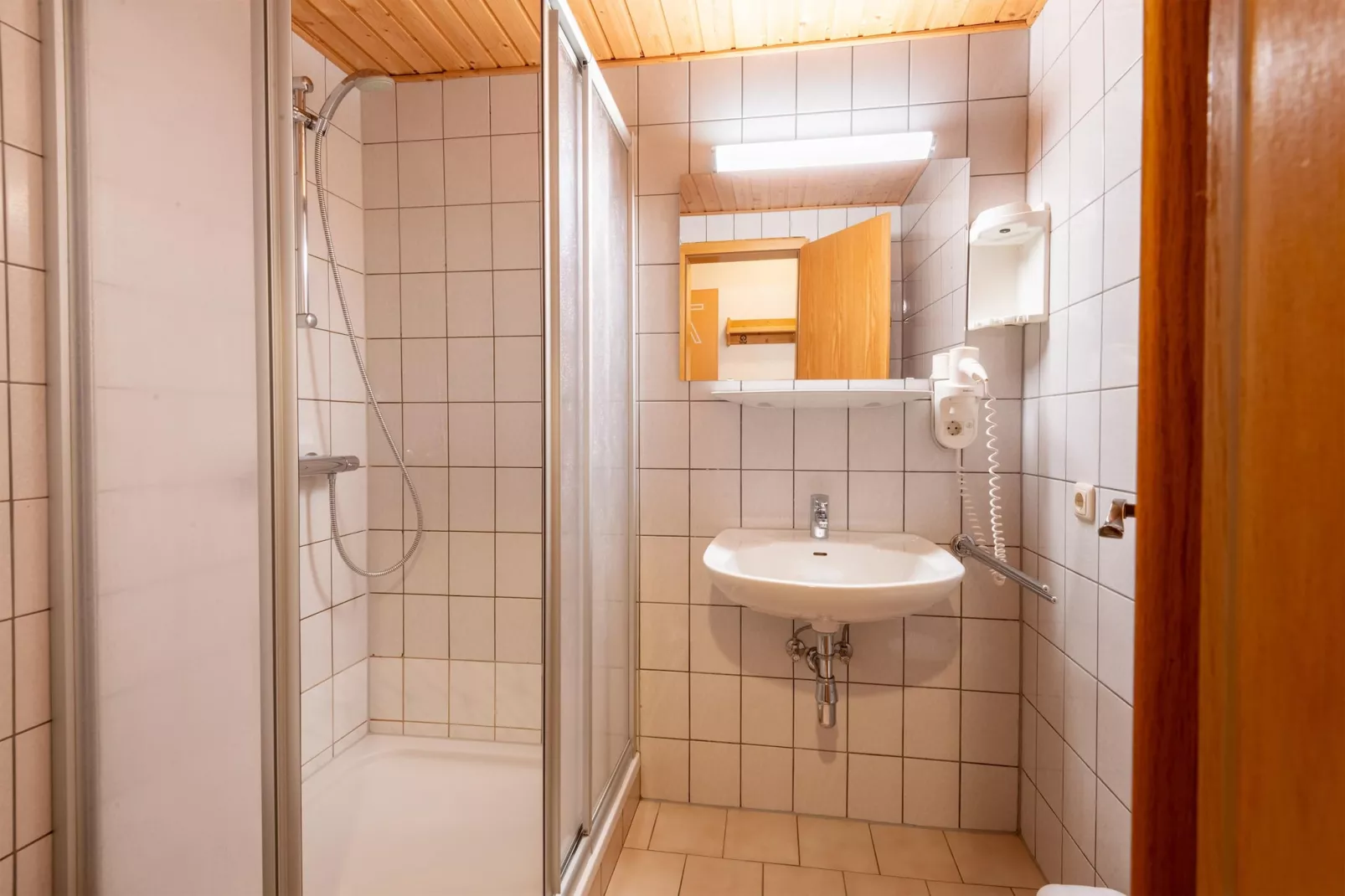 Apartment 2-4/2-Bathroom