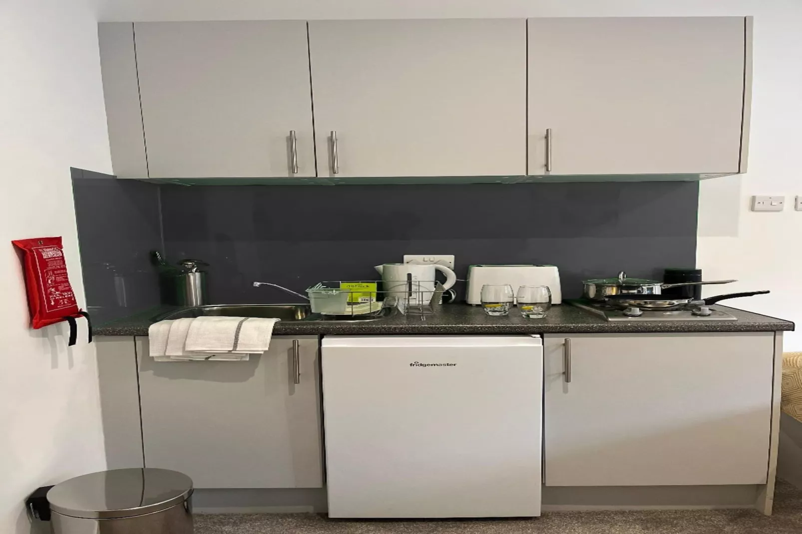 Kingston Luxe Suites Riverside Apartment Belvilla-Kitchen