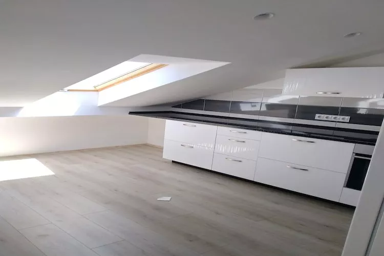 Apartments Bezek-Standard Two Bedroom Apartment with Terrace - potkrovlje-Cuisine