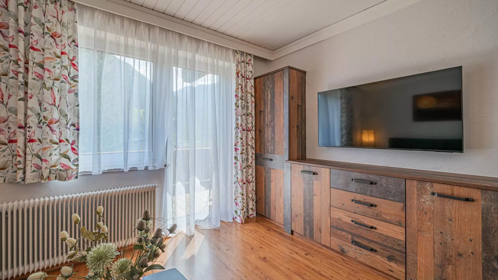 Moser-Bedroom