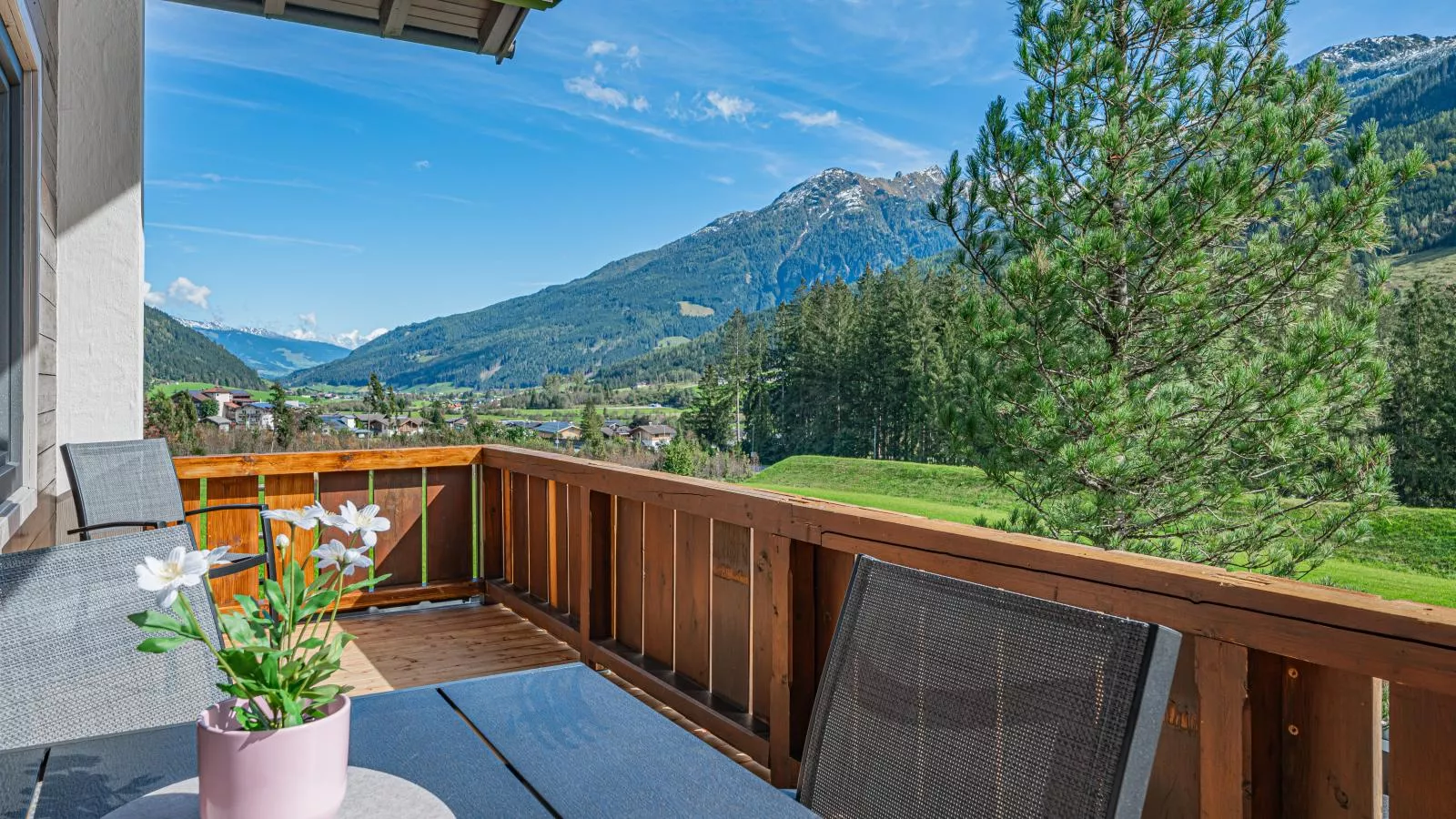 Moser-Terrace balcony
