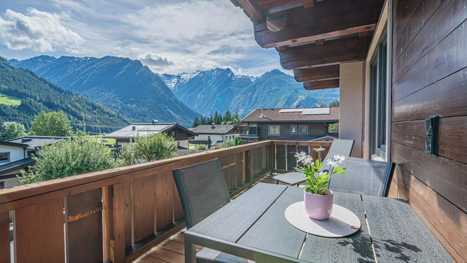 Moser-Terrace balcony