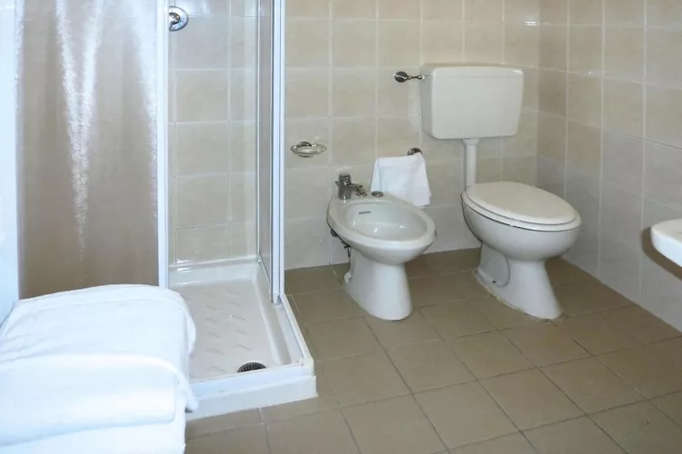 TH Holiday resort Ortano Mare Village & Residence Rio Marina-Bilo 5 Le Ville-1 piano balcone-Bathroom