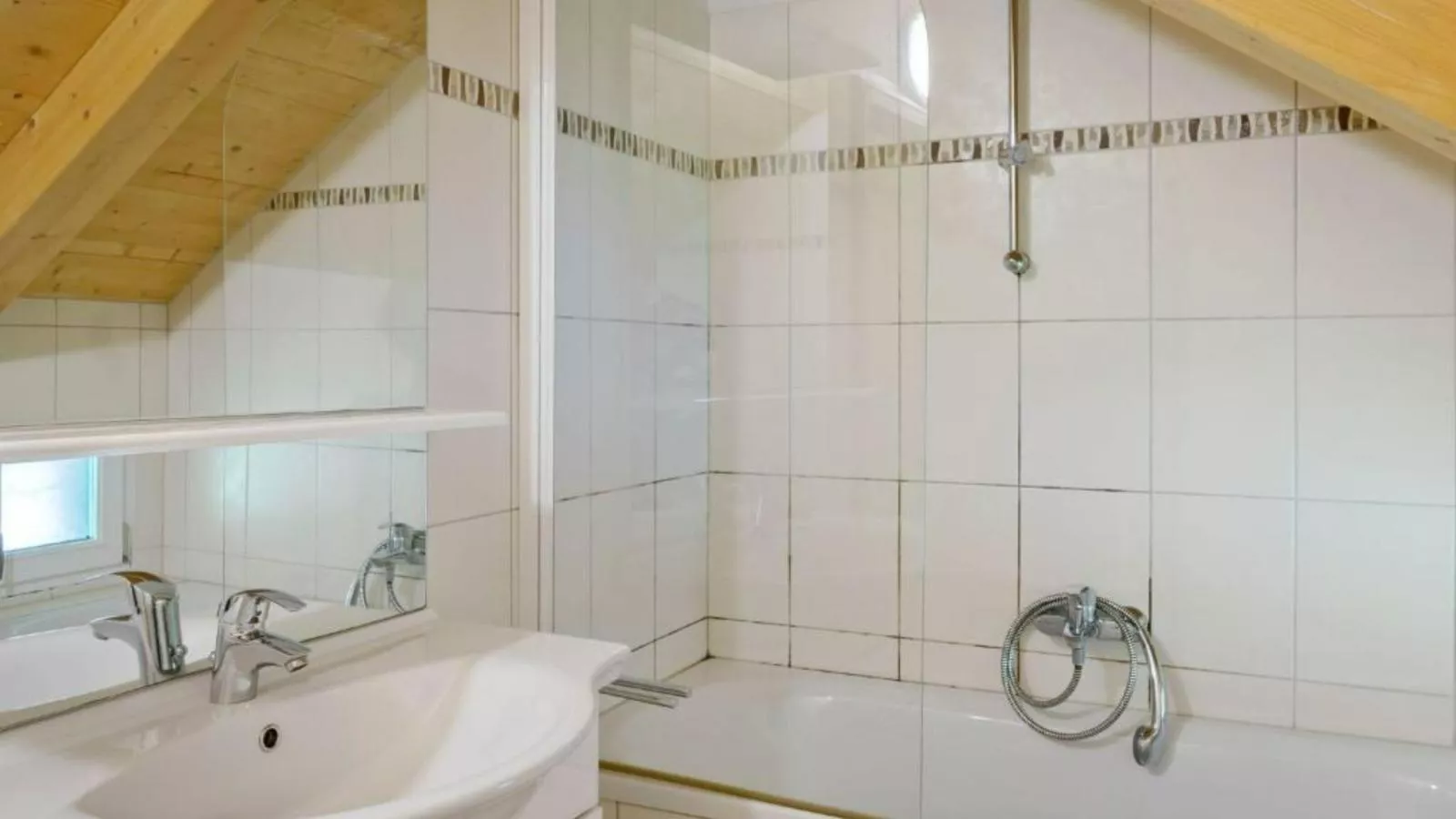 Bojahouse-Bathroom