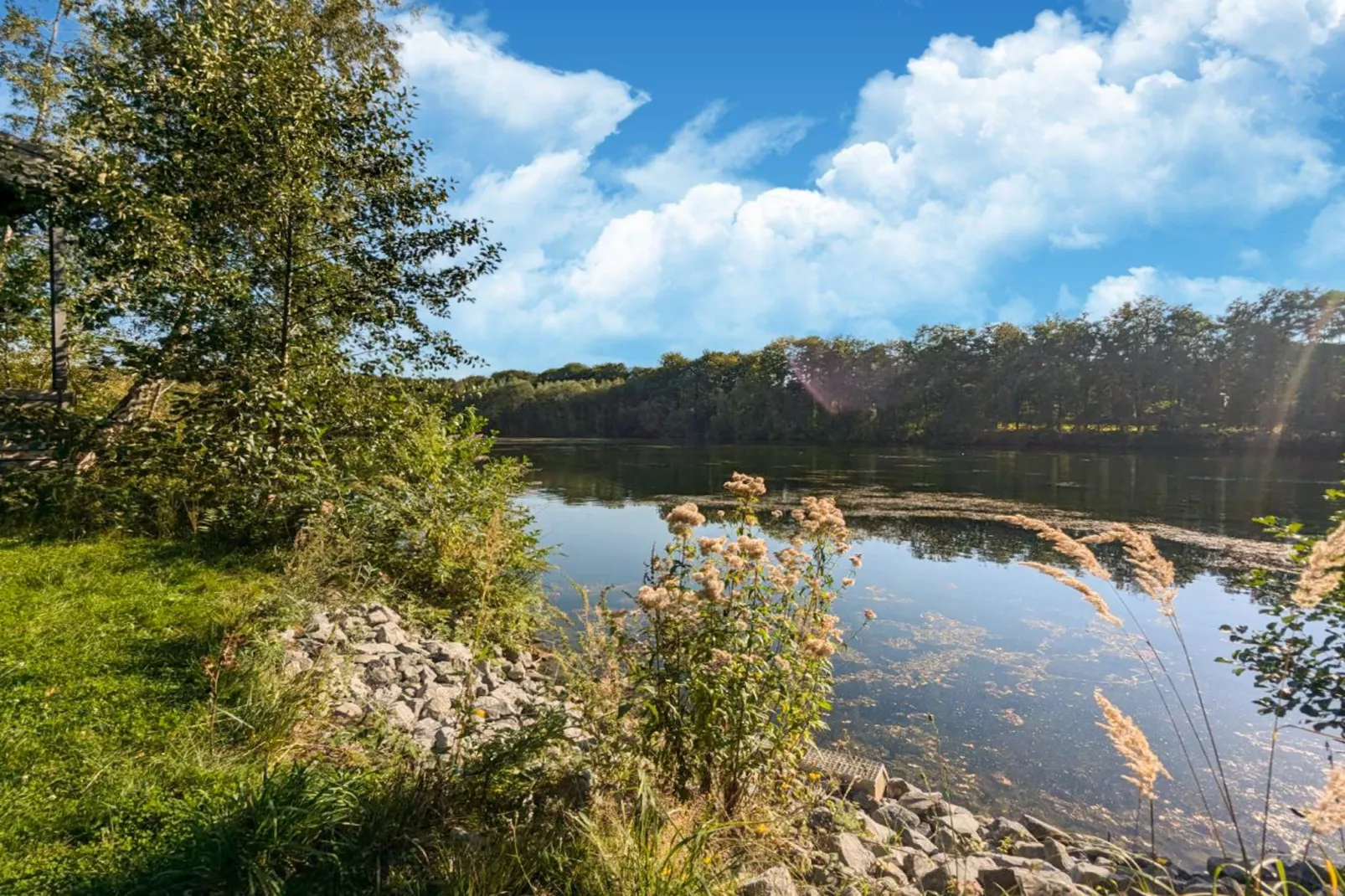 The Large Lake House by YourNature-Areas summer 1km