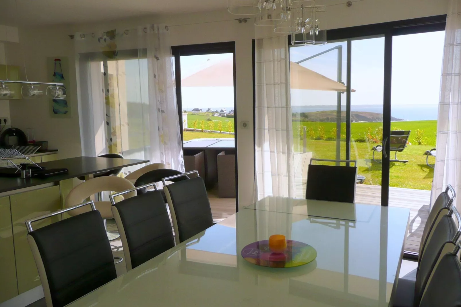 Premium-Ferienvilla mit Jacuzzi 180° Panorama-Meerblick Telgruc-sur-Mer-Dining room