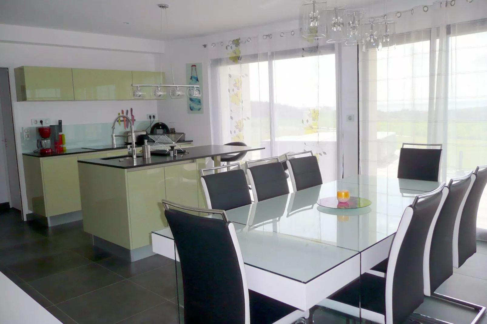 Premium-Ferienvilla mit Jacuzzi 180° Panorama-Meerblick Telgruc-sur-Mer-Dining room