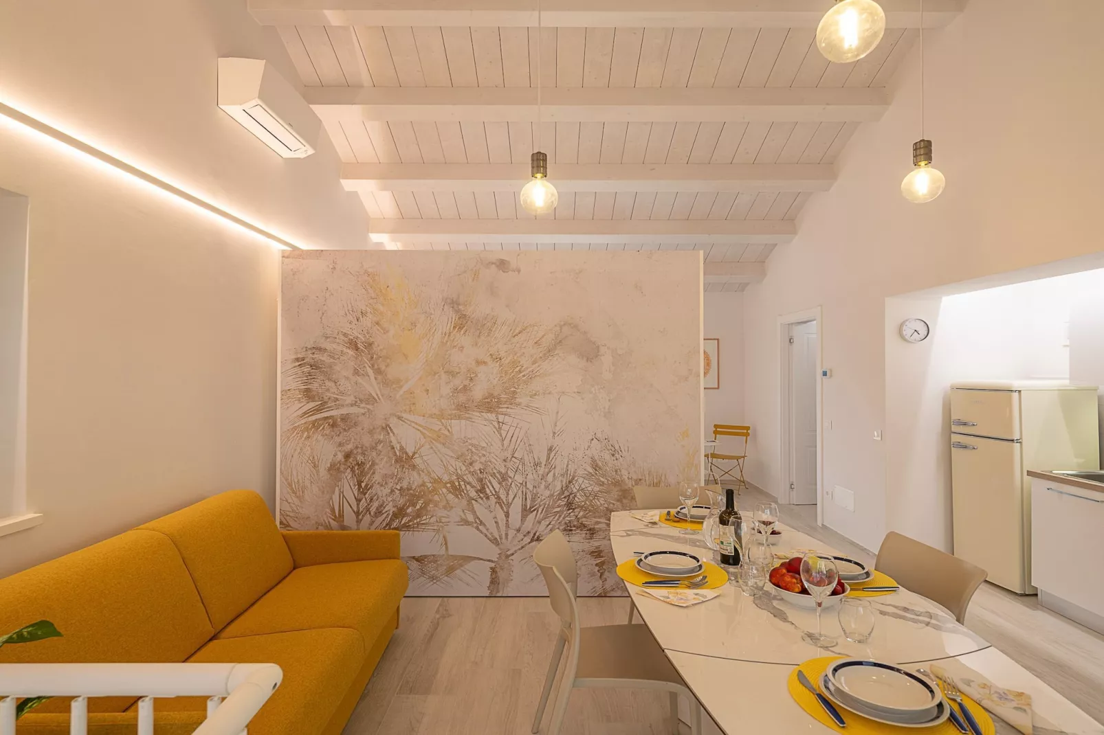 Infiniti Colli 6 pax-Living room
