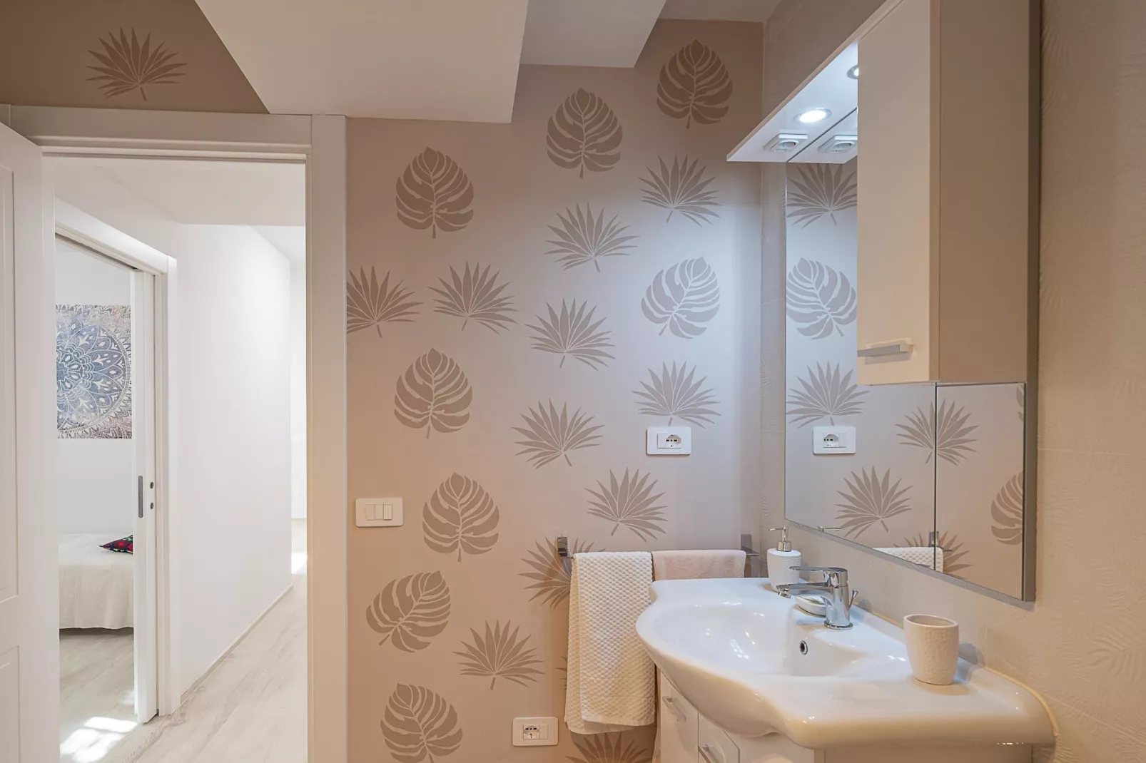 Infiniti Colli 6 pax-Bathroom