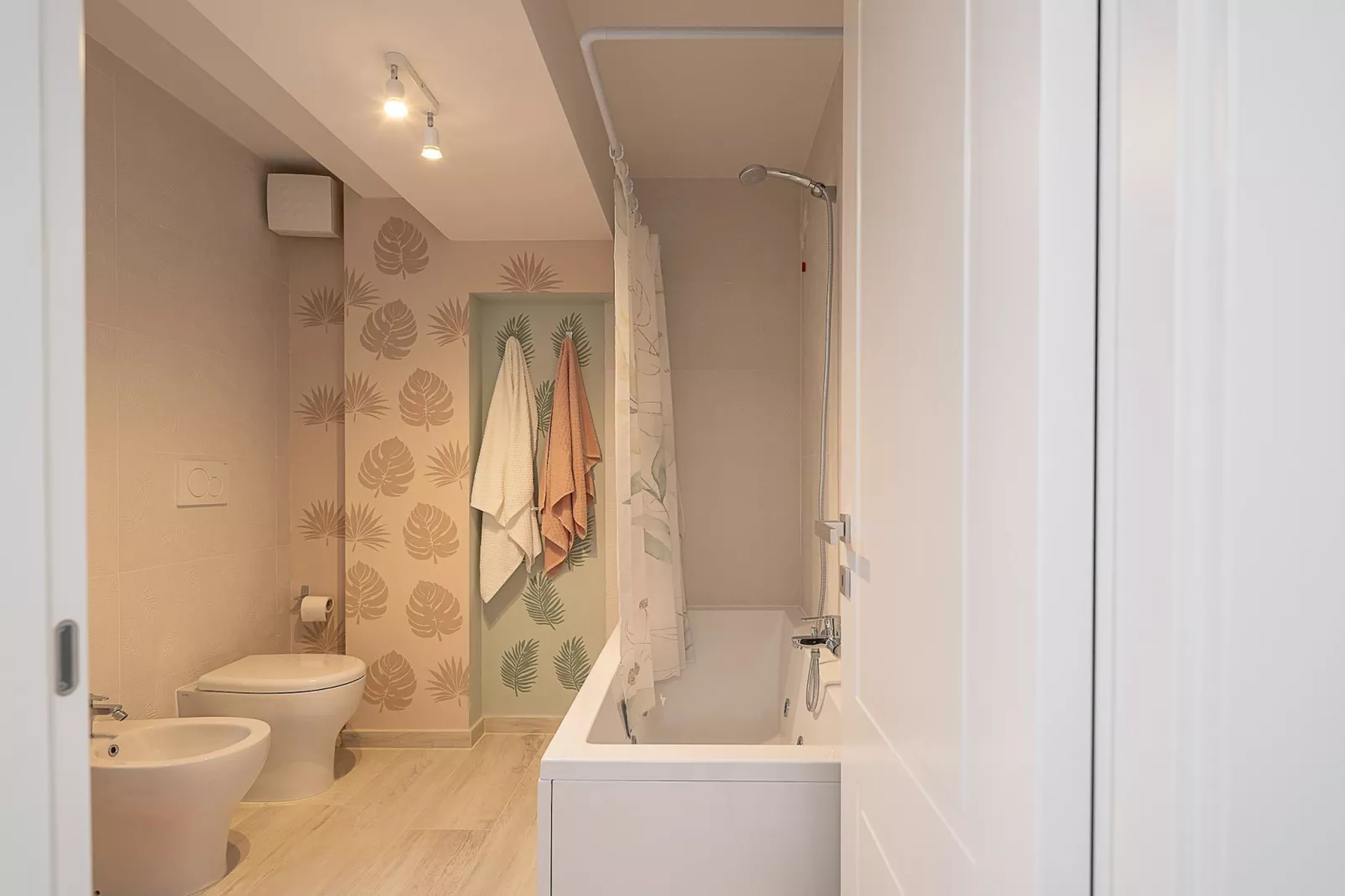Infiniti Colli 6 pax-Bathroom
