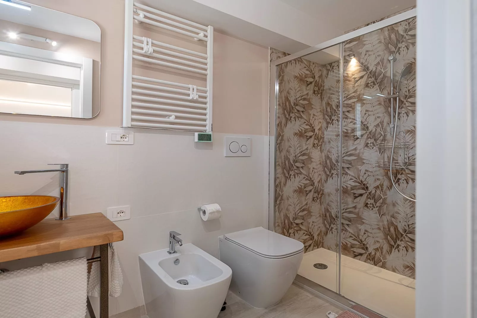 Infiniti Colli 6 pax-Bathroom