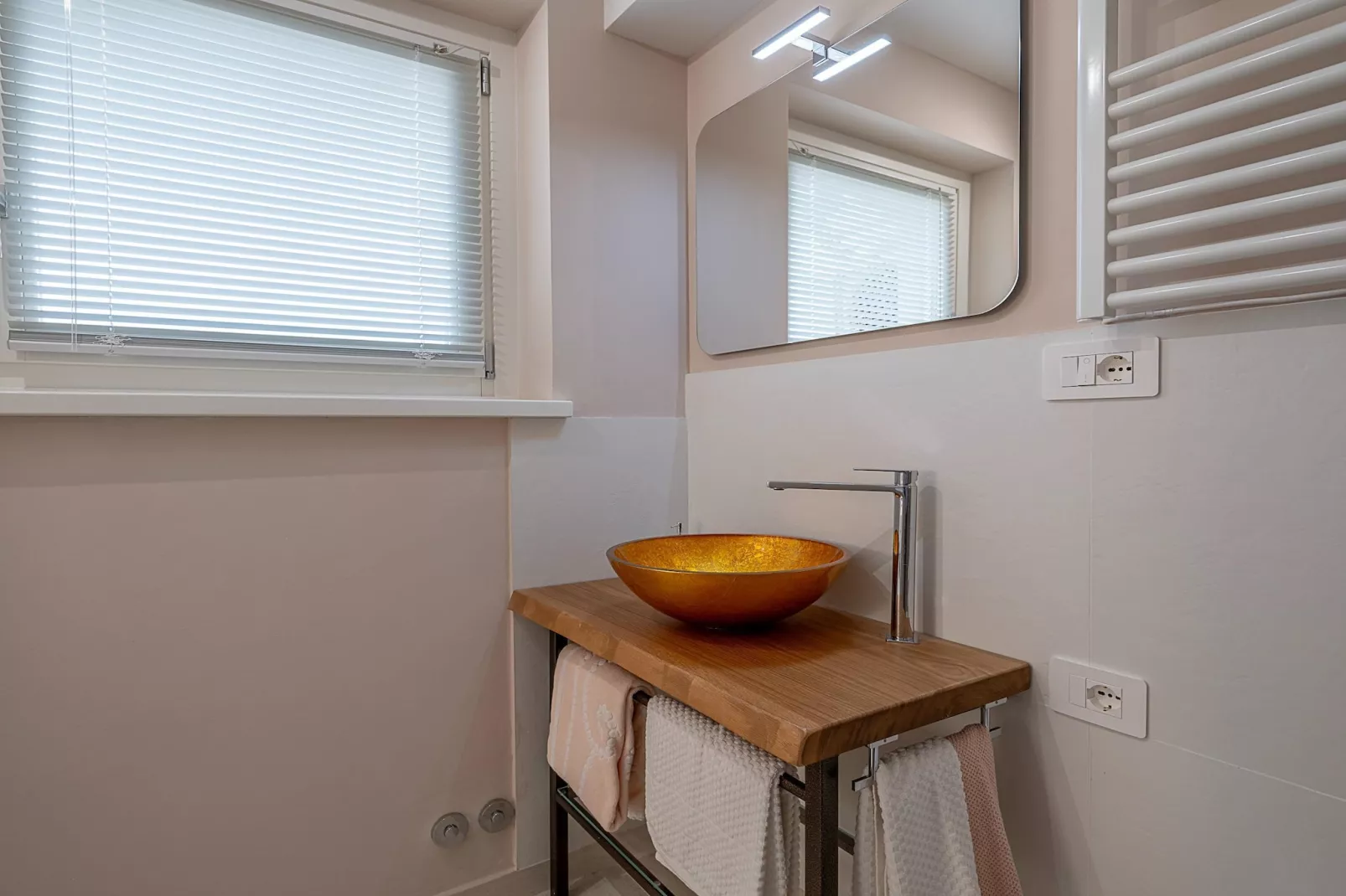 Infiniti Colli 6 pax-Bathroom