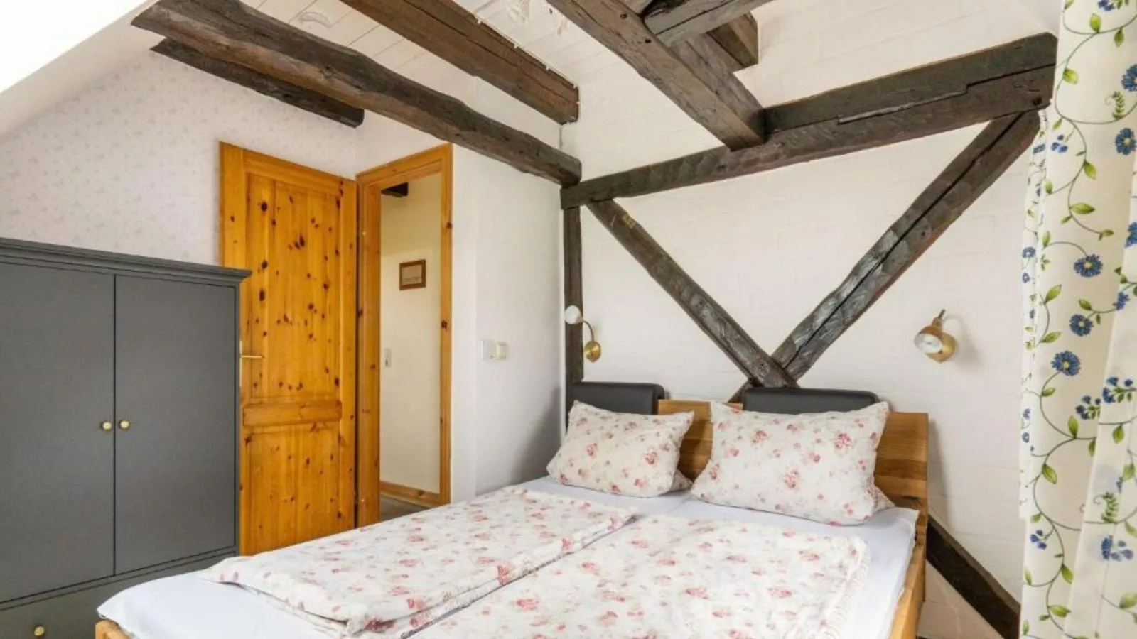 Alma-Bedroom