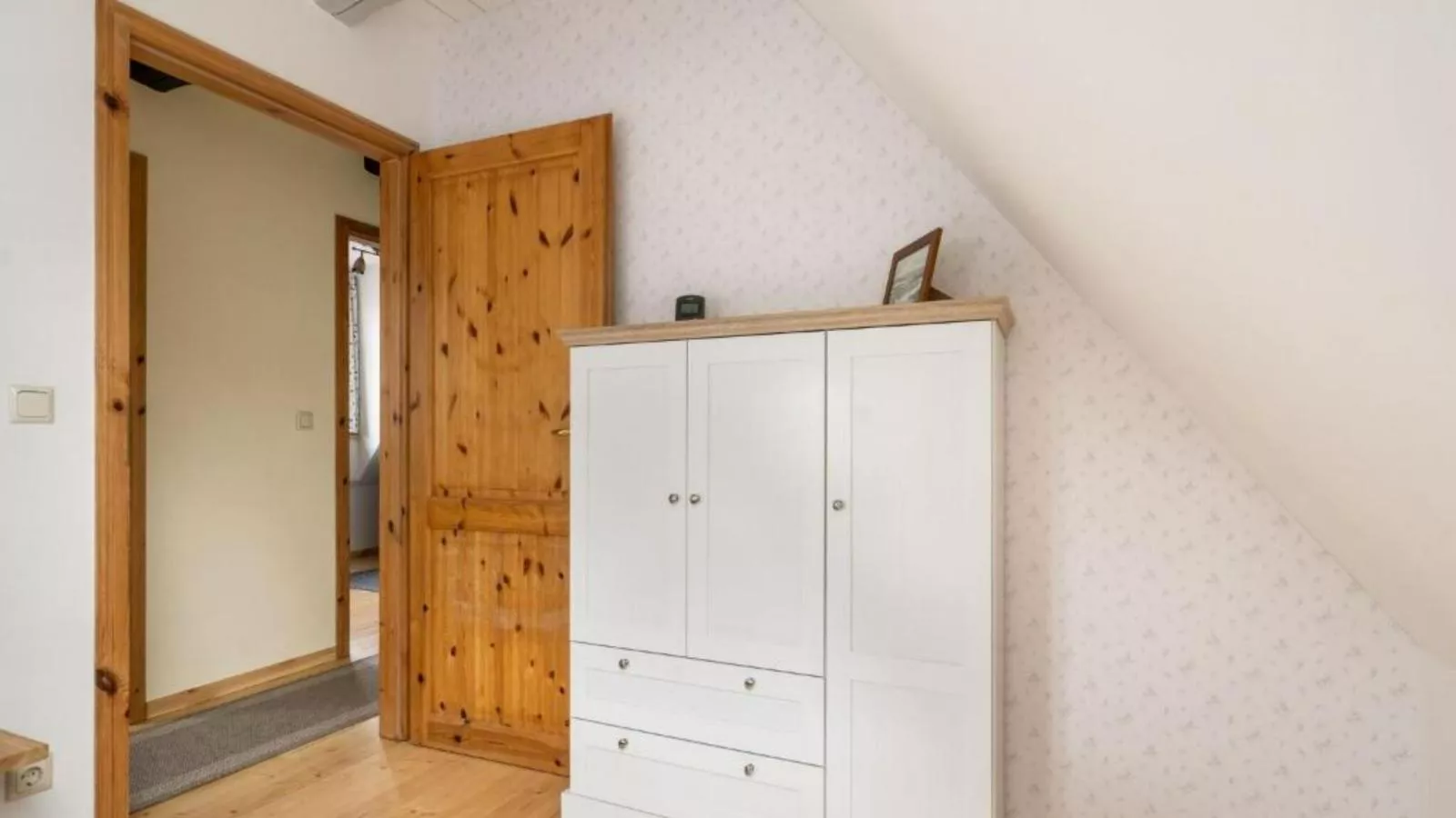 Alma-Bedroom