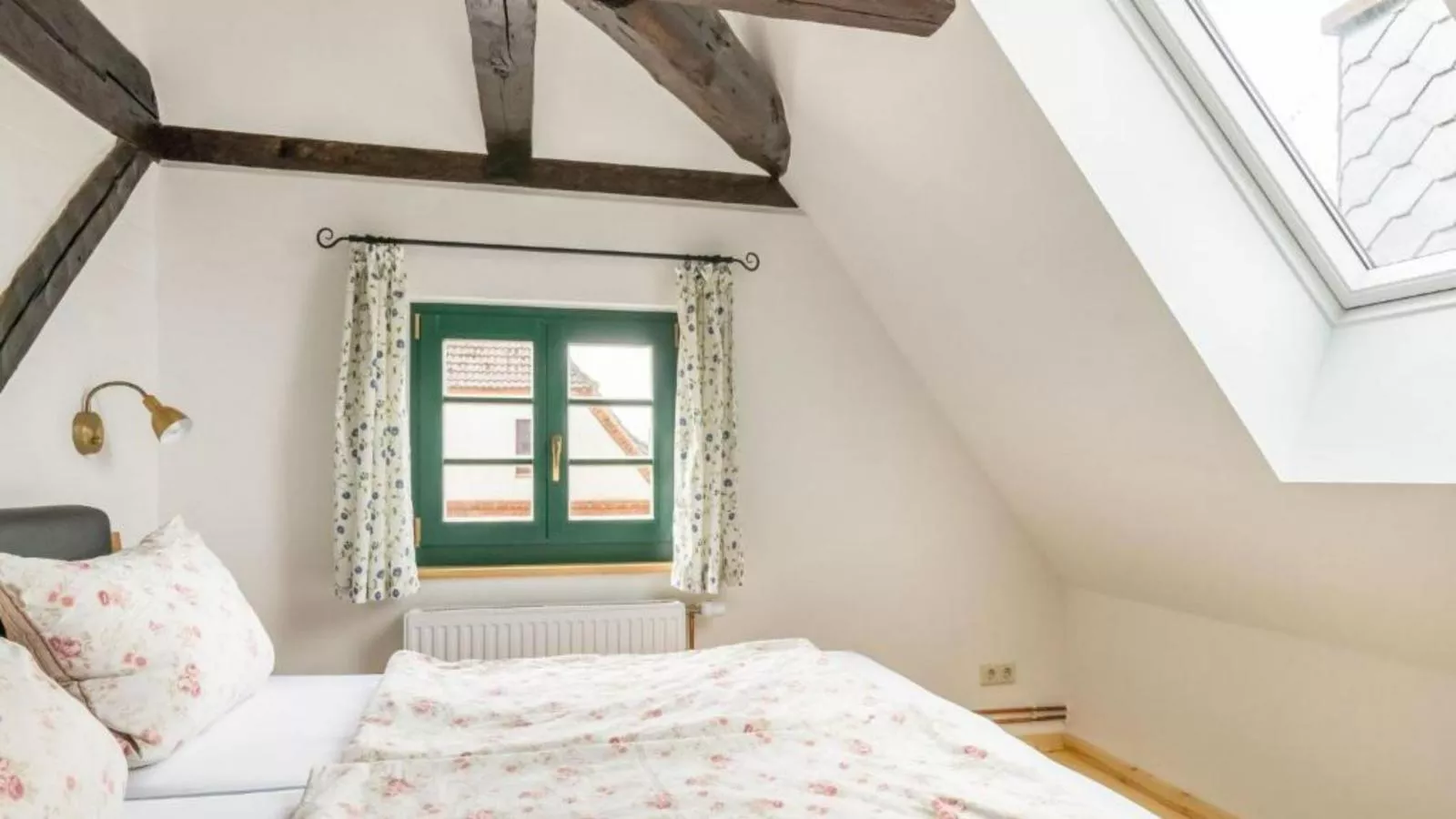 Alma-Bedroom
