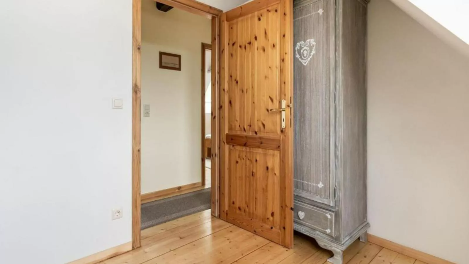 Alma-Bedroom