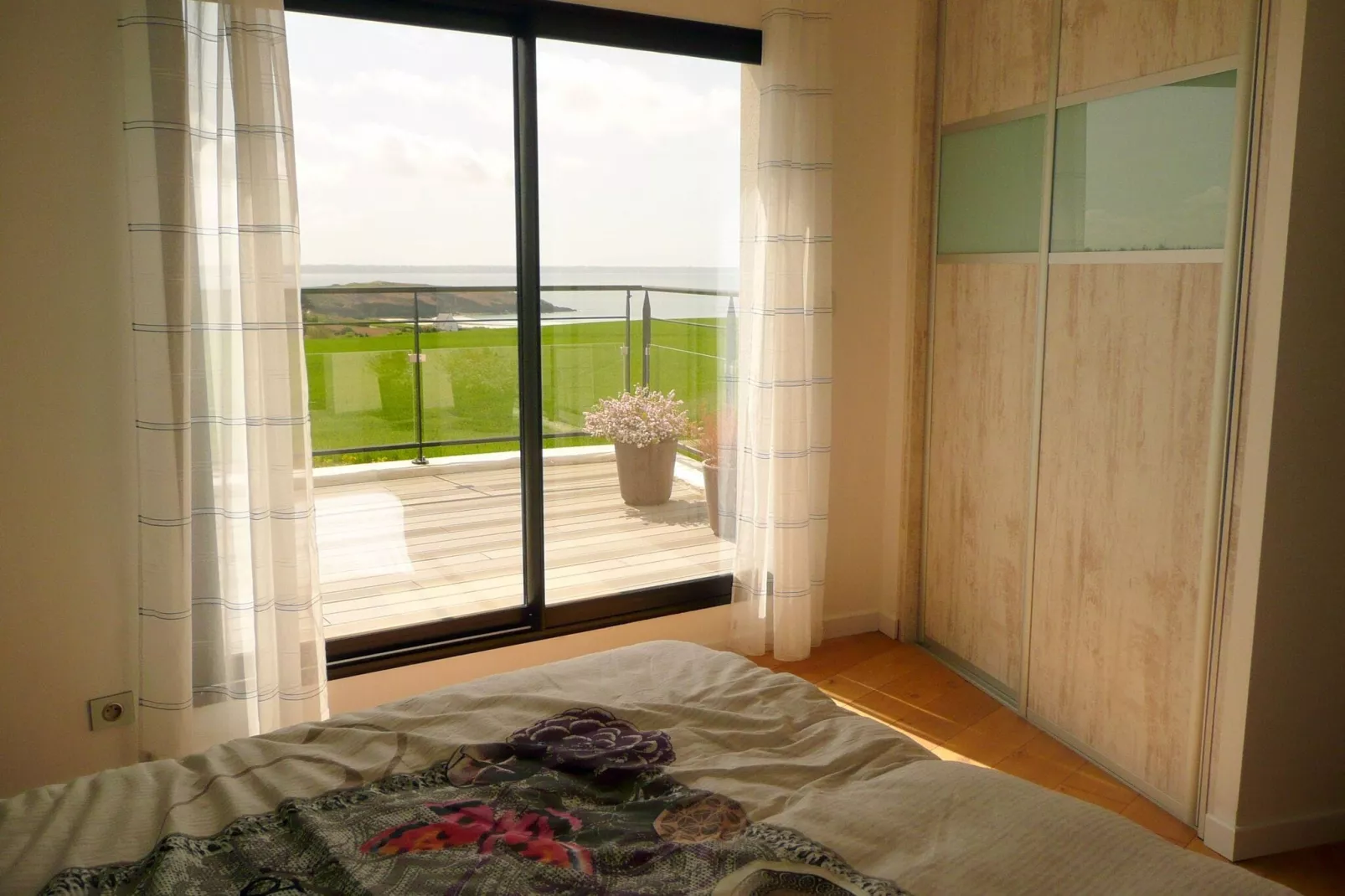 Premium-Ferienvilla mit Jacuzzi 180° Panorama-Meerblick Telgruc-sur-Mer-Bedroom