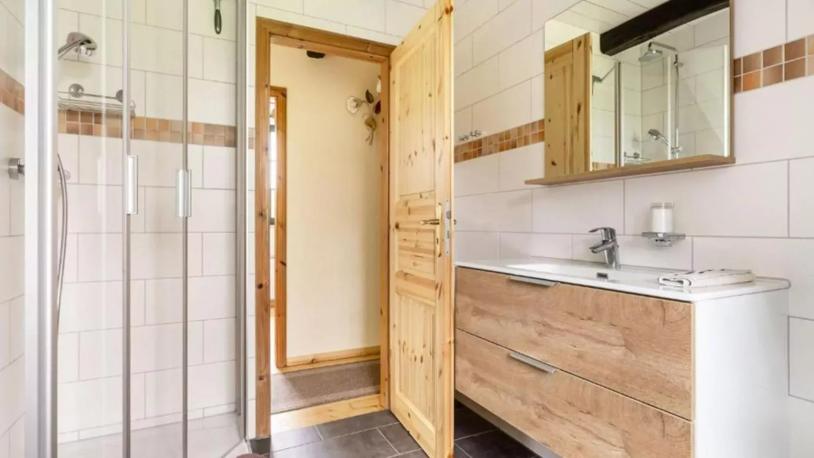 Alma-Bathroom