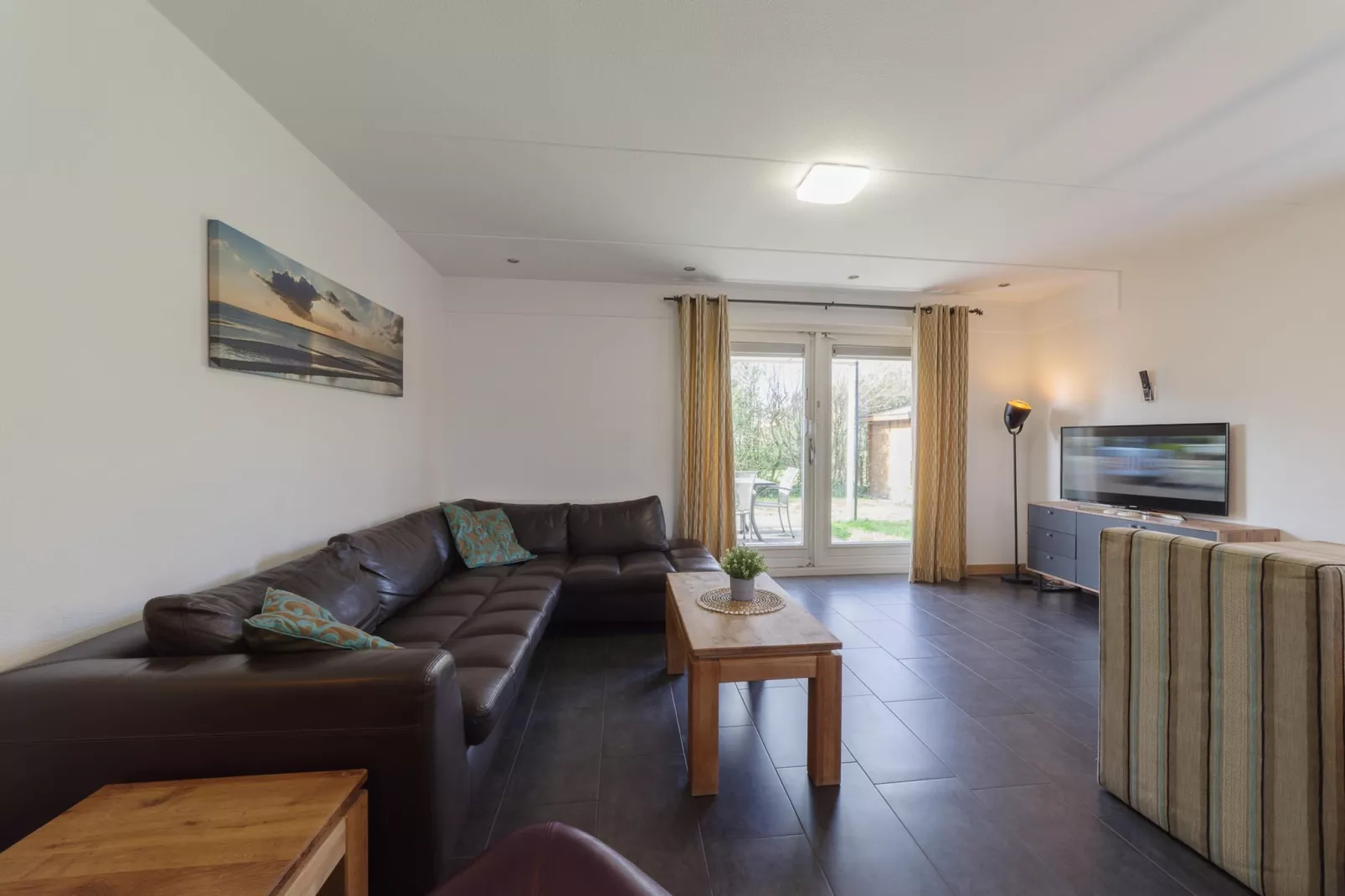 Villapark De Oesterbaai 89-Wohnzimmer