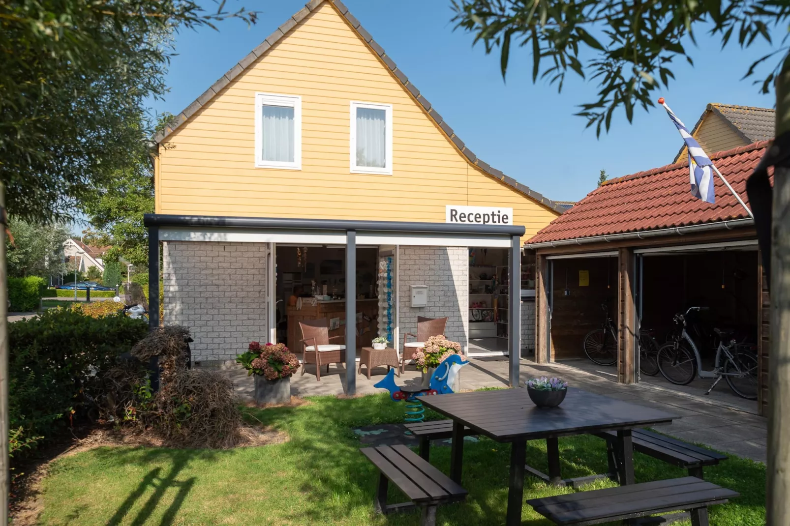 Villapark De Oesterbaai 89-Gärten Sommer