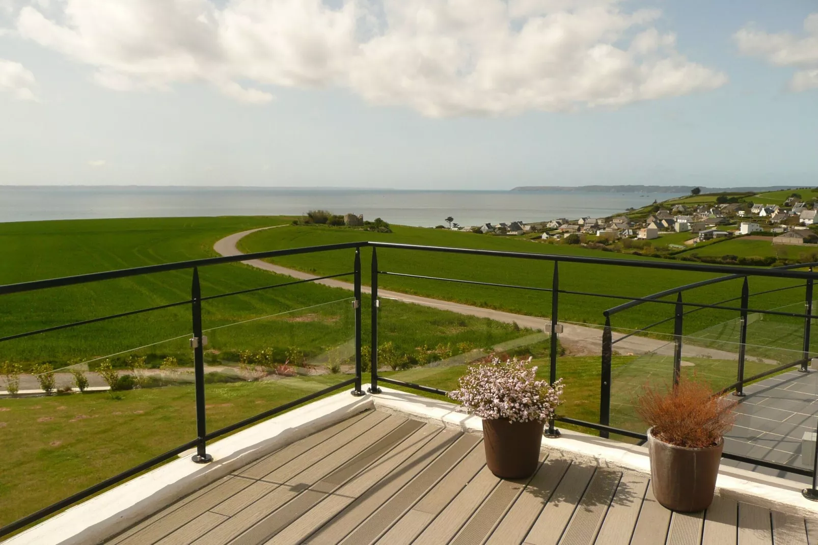 Premium-Ferienvilla mit Jacuzzi 180° Panorama-Meerblick Telgruc-sur-Mer-Terrace balcony