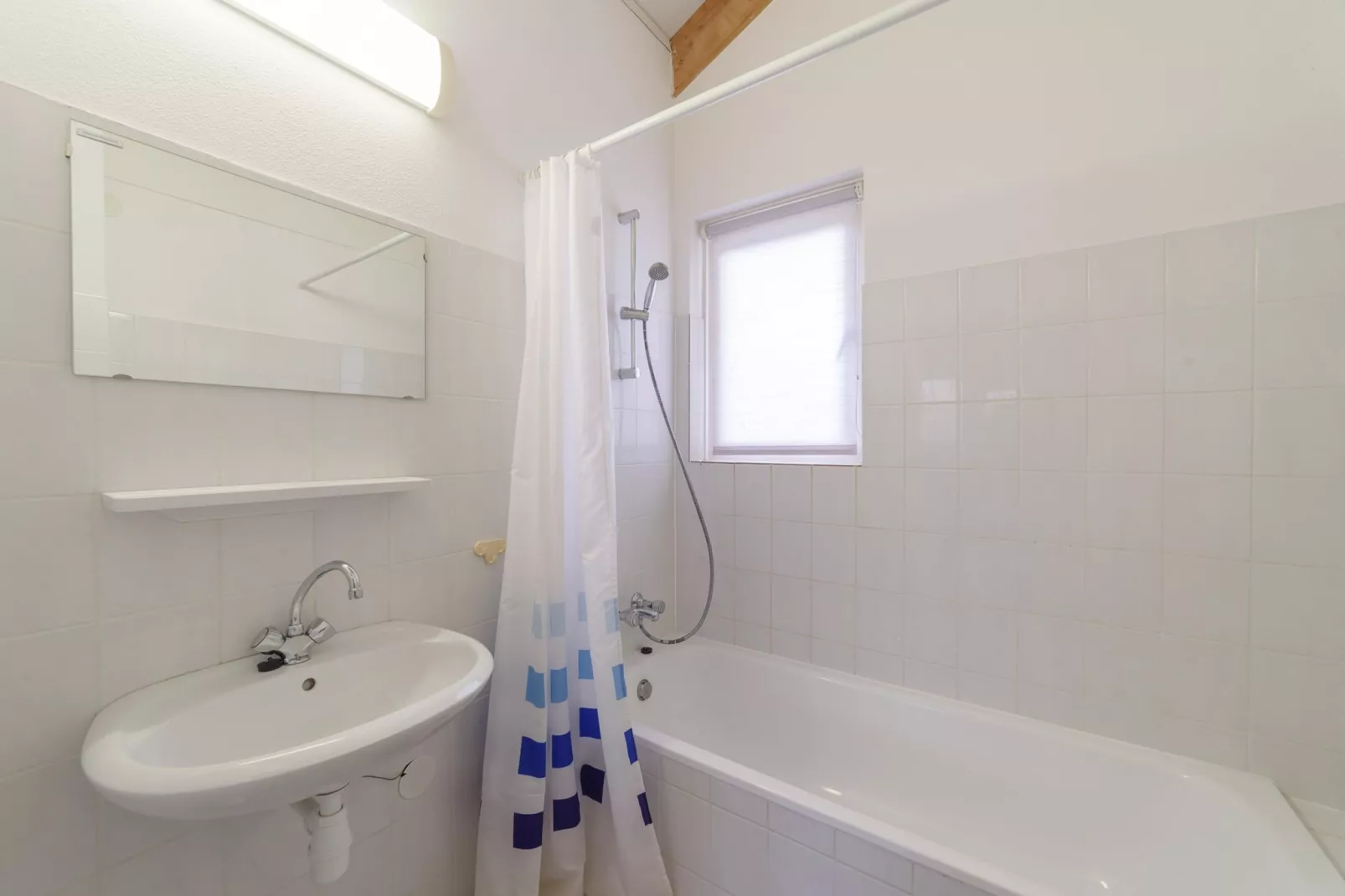 Villapark De Oesterbaai 91-Badezimmer