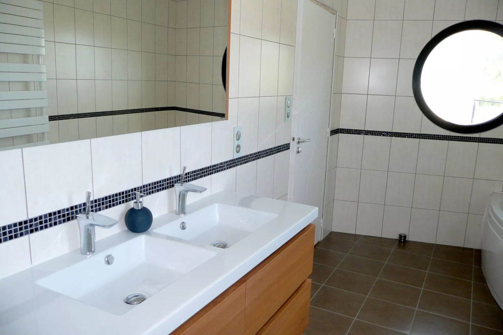 Premium-Ferienvilla mit Jacuzzi 180° Panorama-Meerblick Telgruc-sur-Mer-Bathroom