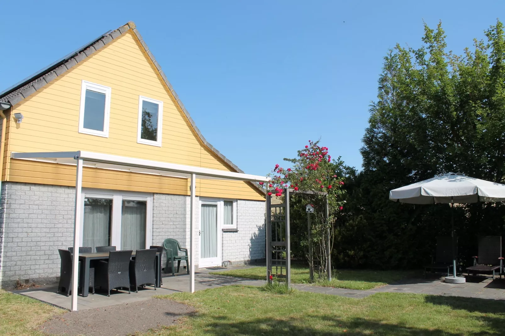 Villapark De Oesterbaai 92-Jardin d'été