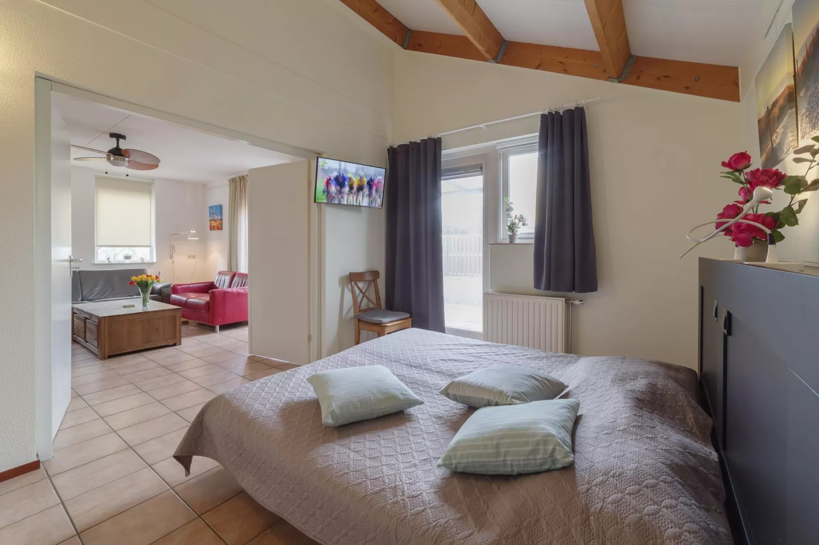 Villapark De Oesterbaai 112-Bedroom
