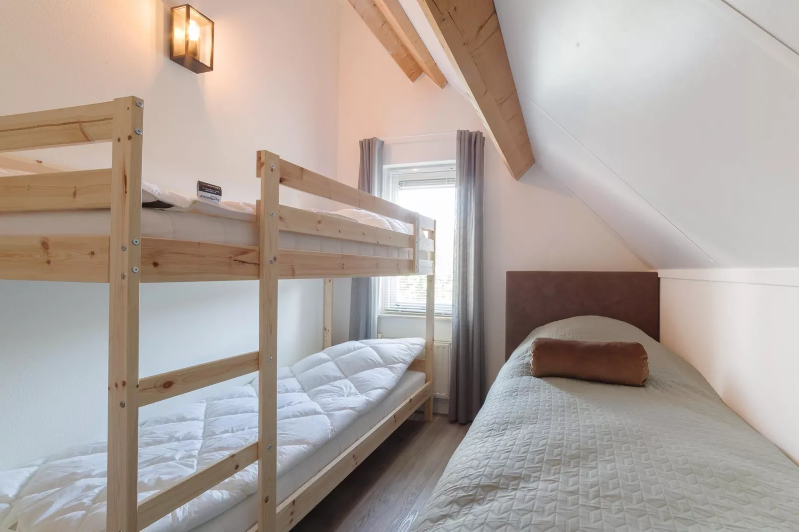 Villapark De Oesterbaai 126-Bedroom