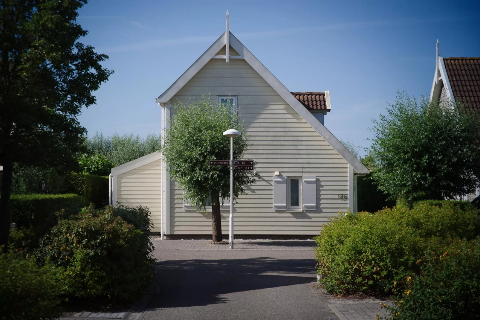 Villapark De Oesterbaai 136-Exterior summer