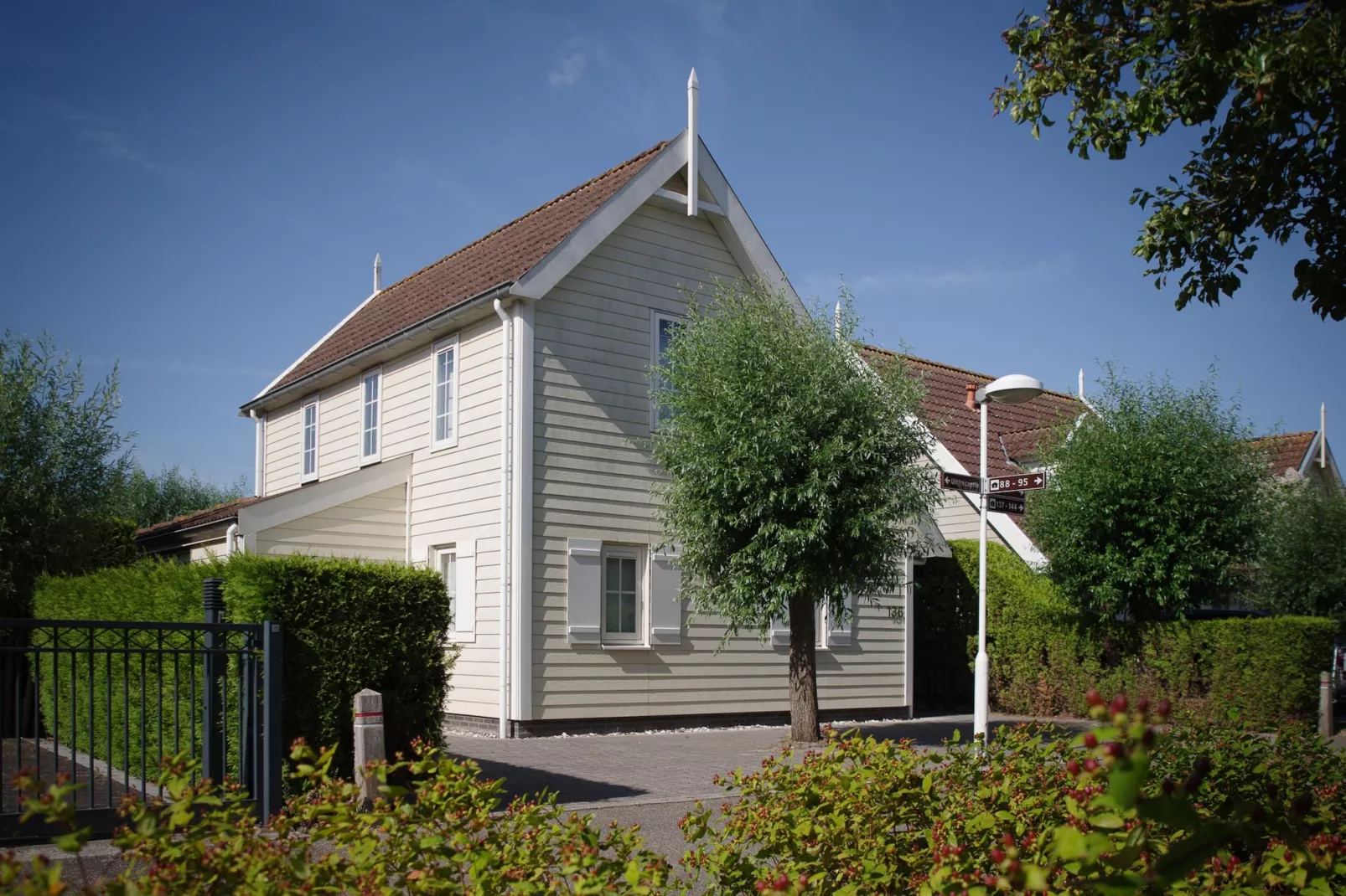Villapark De Oesterbaai 136-Exterior summer