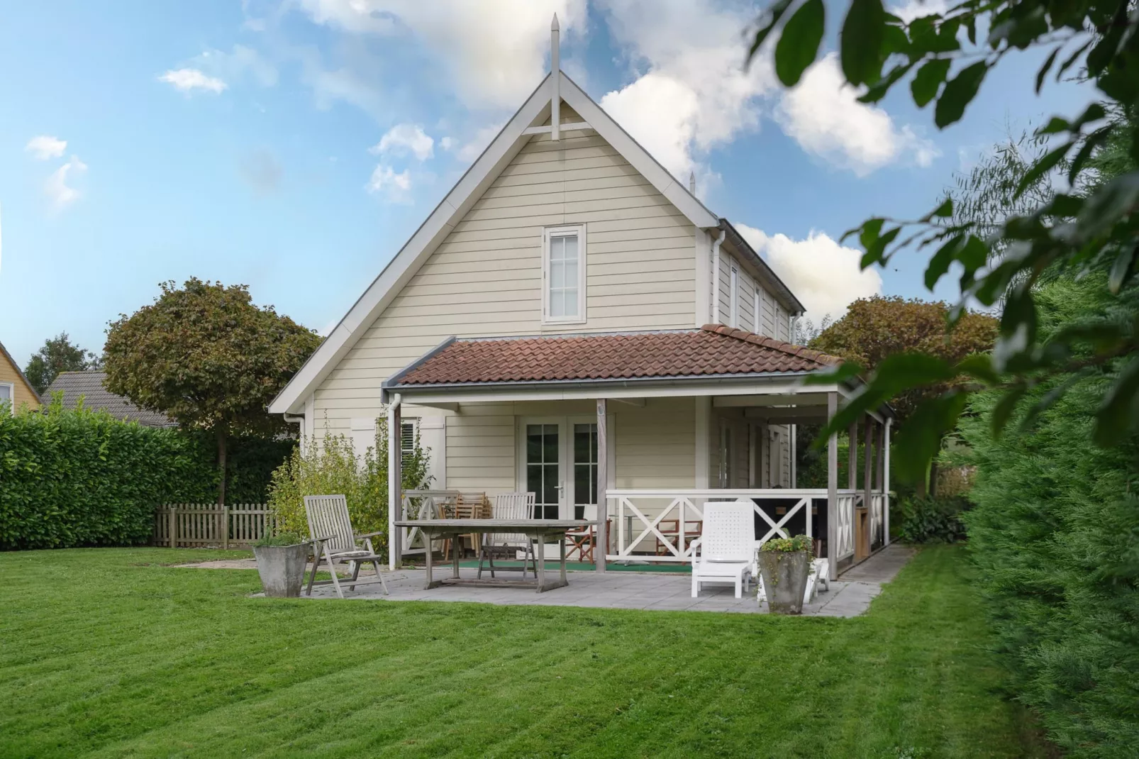 Villapark De Oesterbaai 142-Gärten Sommer