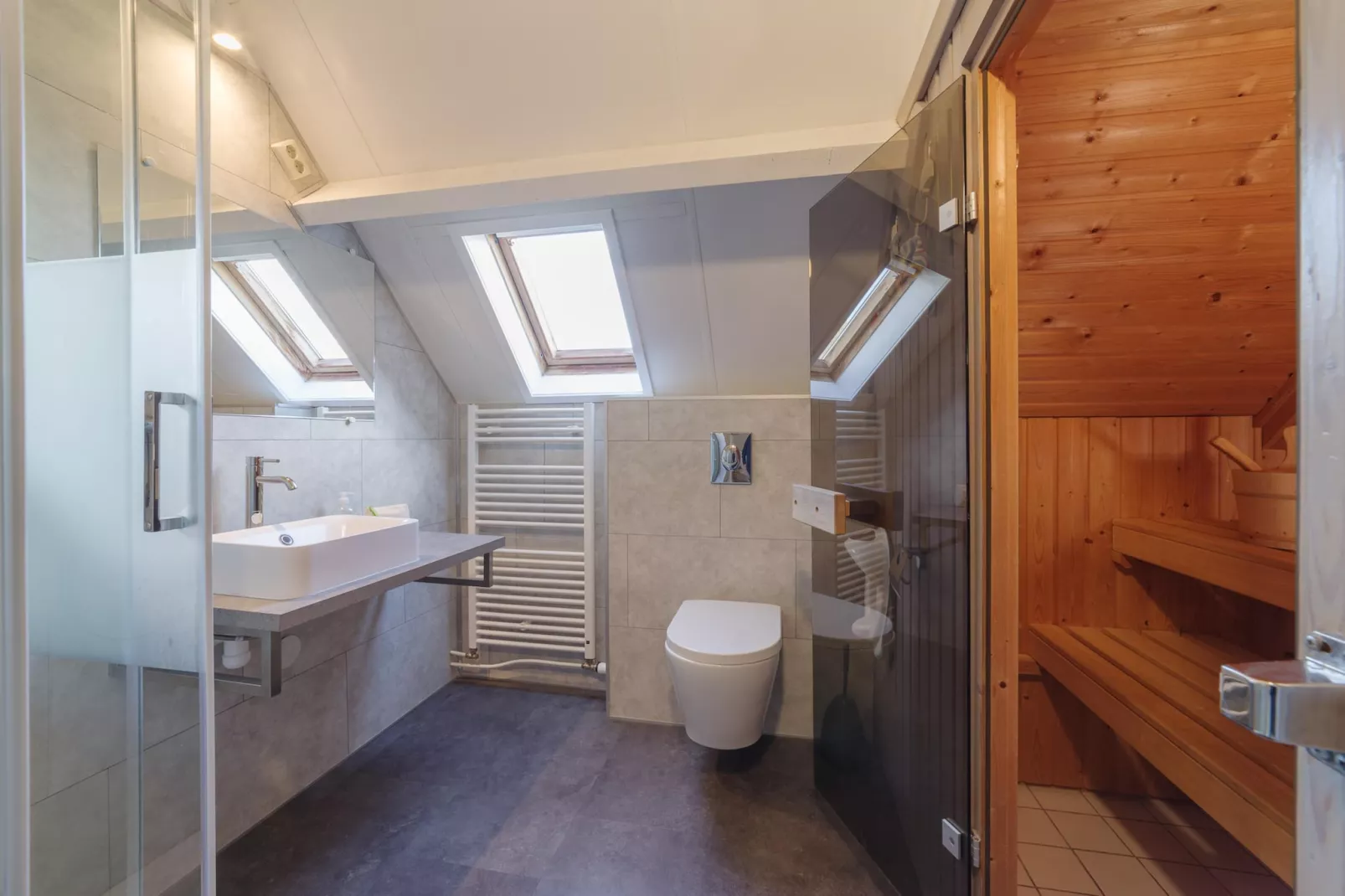 Villapark De Oesterbaai 68-Bathroom