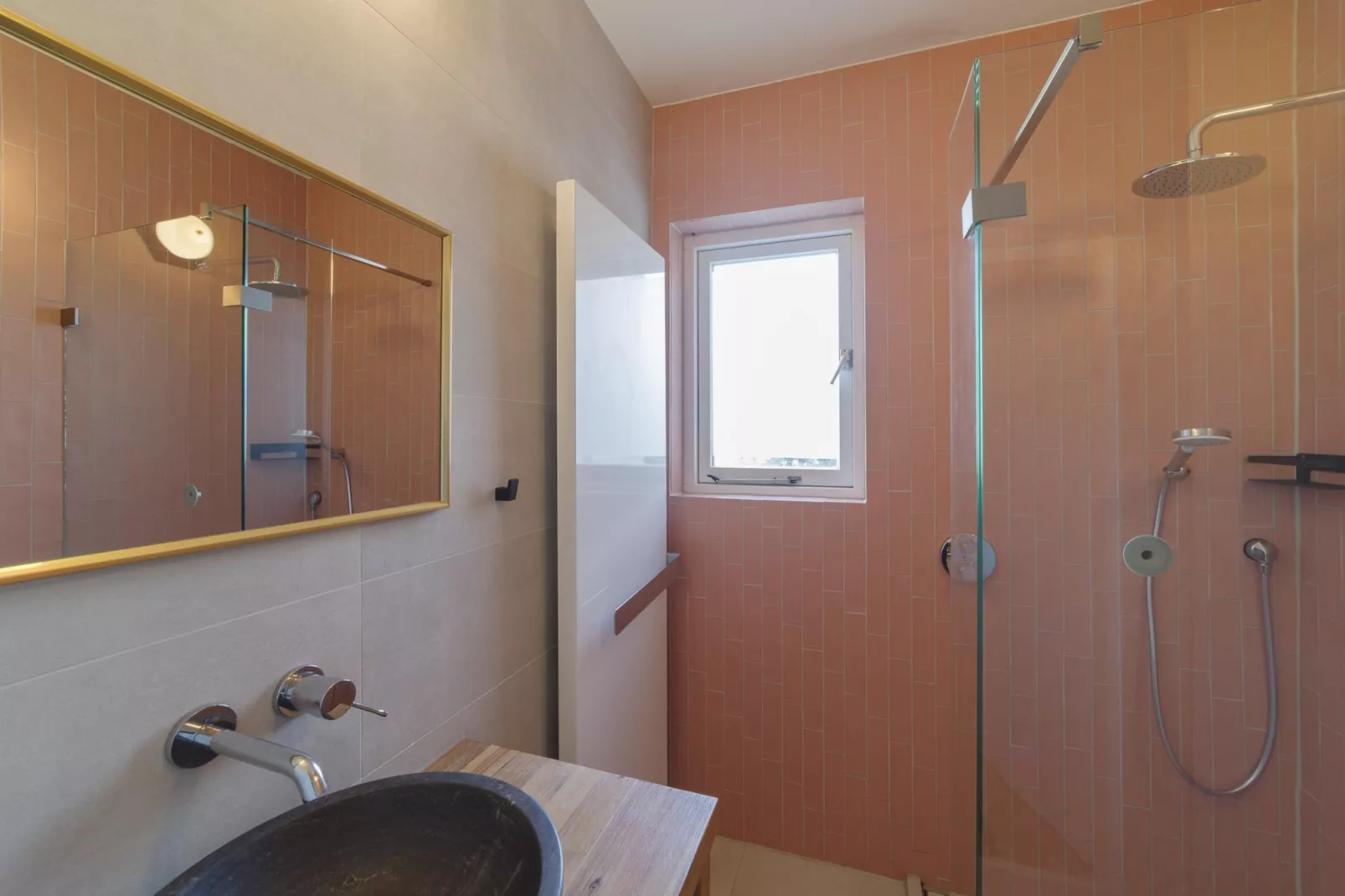 Villapark De Oesterbaai 8-Bathroom