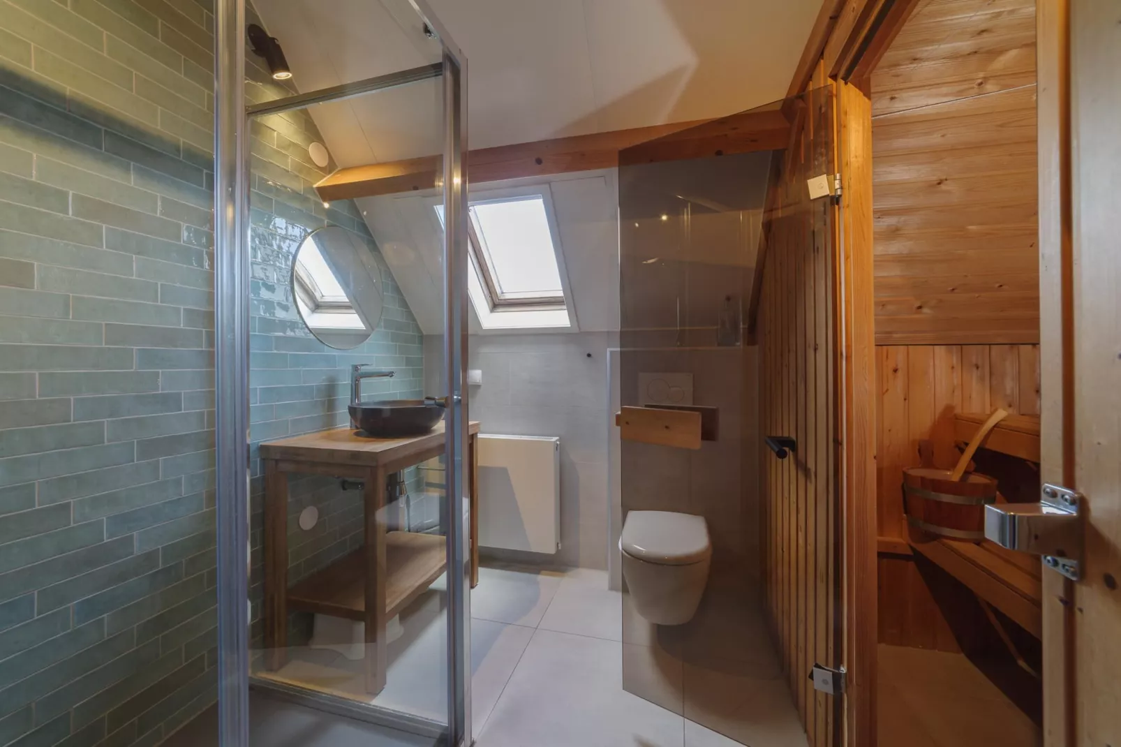 Villapark De Oesterbaai 8-Bathroom