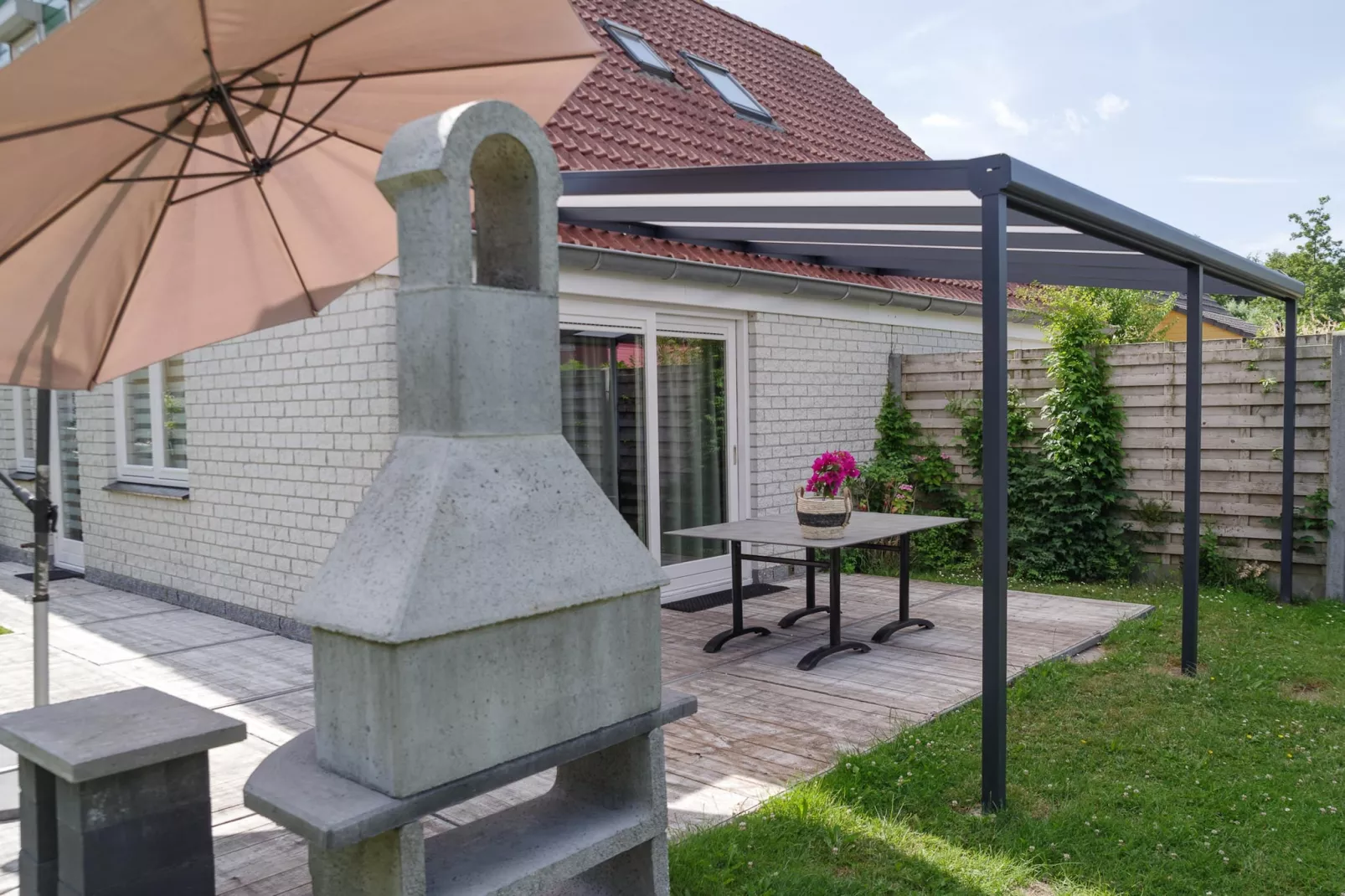 Villapark De Oesterbaai 10-Gardens summer