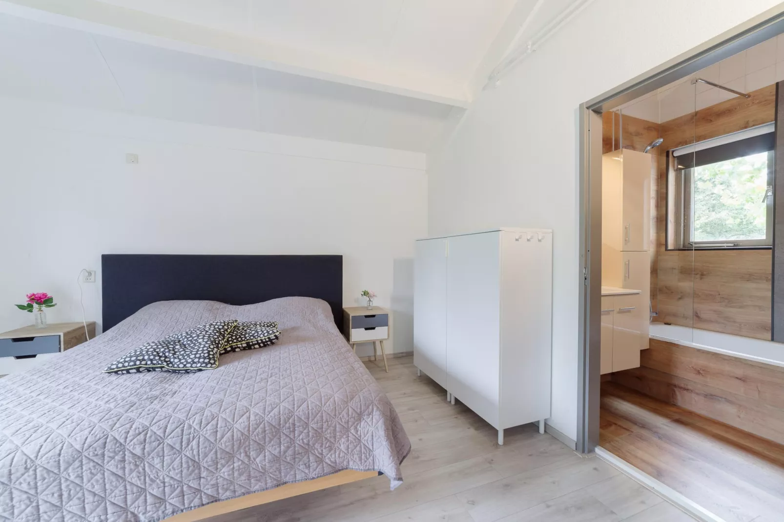 Villapark De Oesterbaai 49-Schlafzimmer