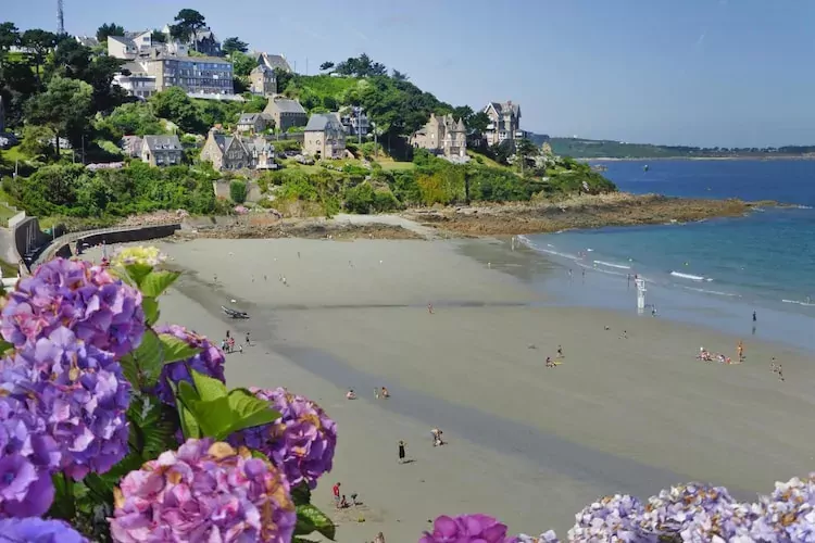 Maison de vacances Trélévern-Zones d'été à 20 km