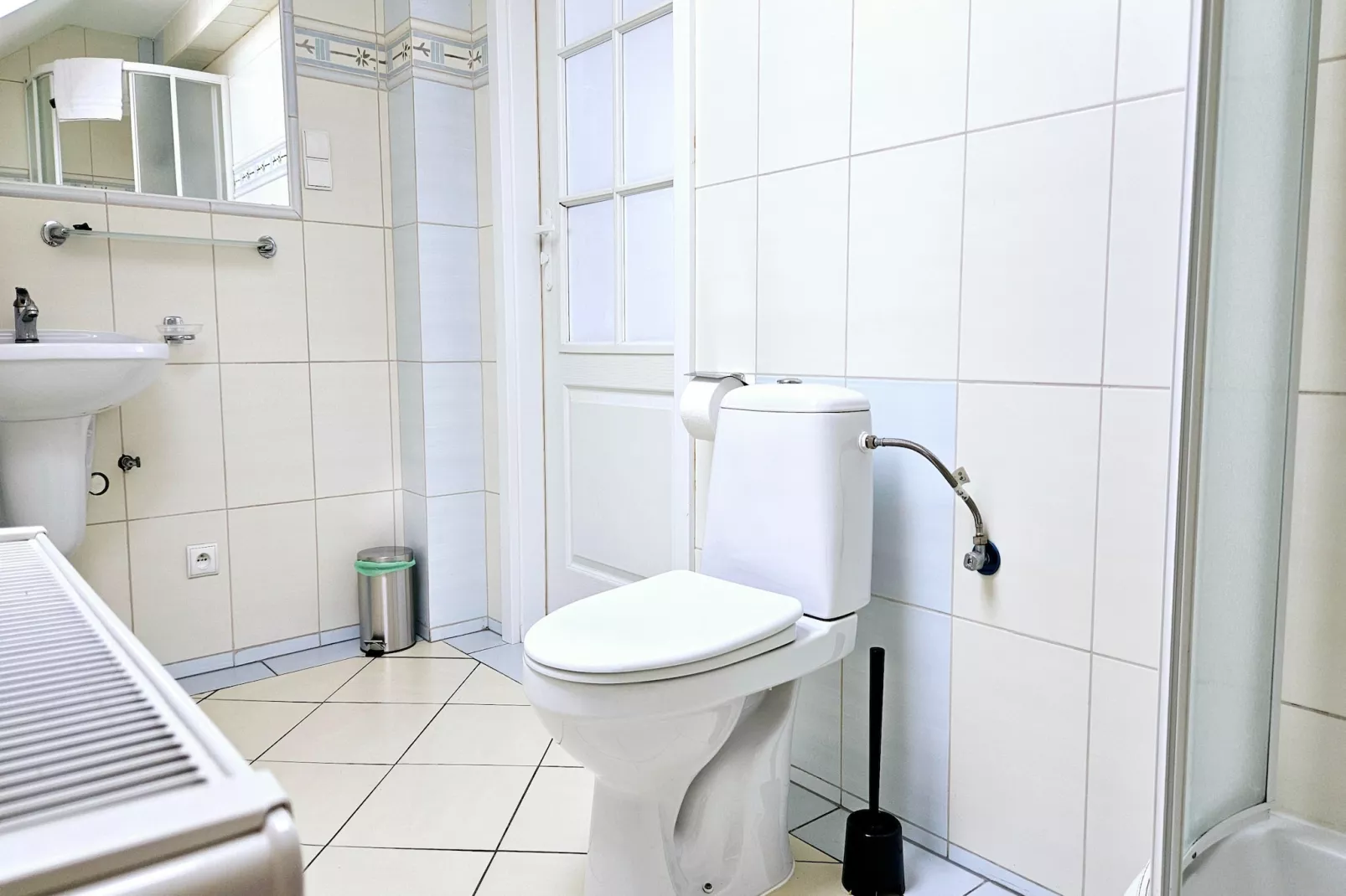 Dom z basenem dla 11 osób Kołczewo-Bathroom