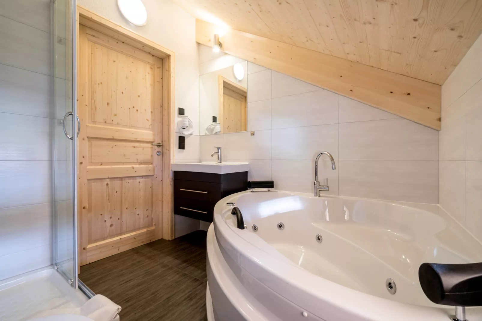 Kreischberg Chalets 29-Bathroom