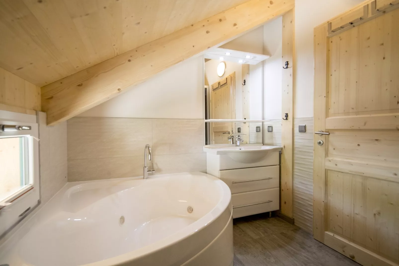 Kreischberg Chalets 48-Bathroom
