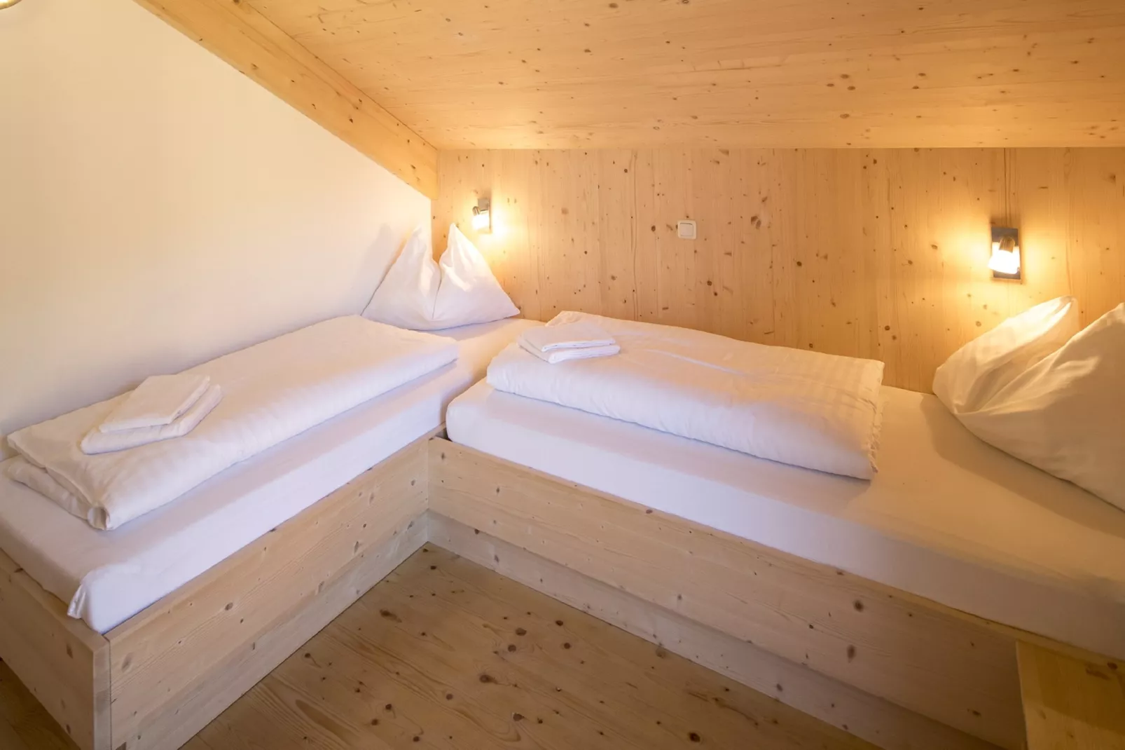 Kreischberg Chalets 44b-Bedroom