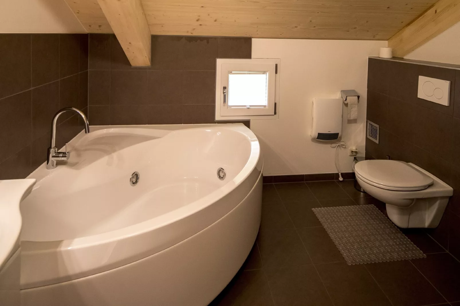 Kreischberg Chalets 44b-Bathroom