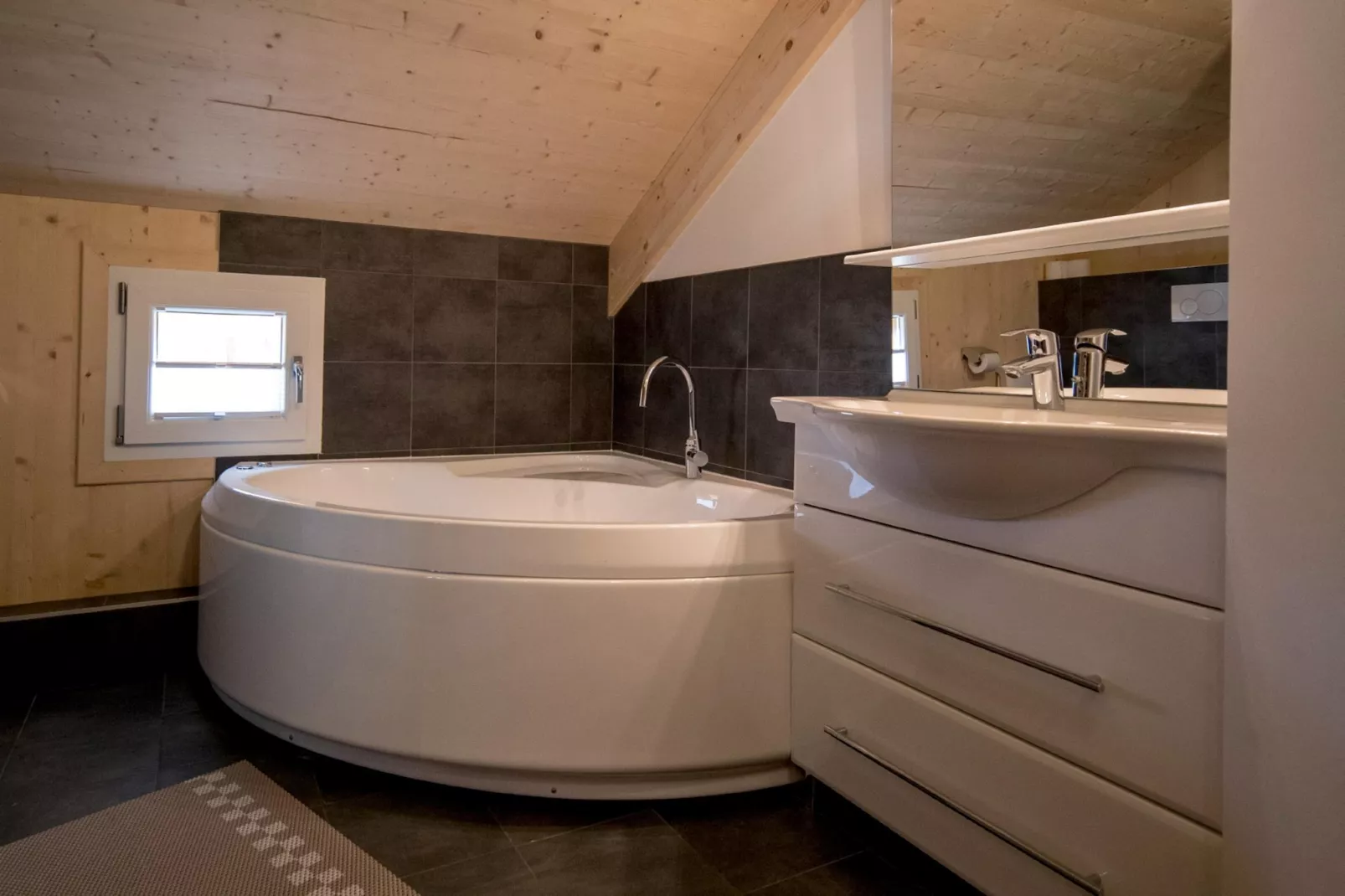 Kreischberg Chalets 34b-Bathroom