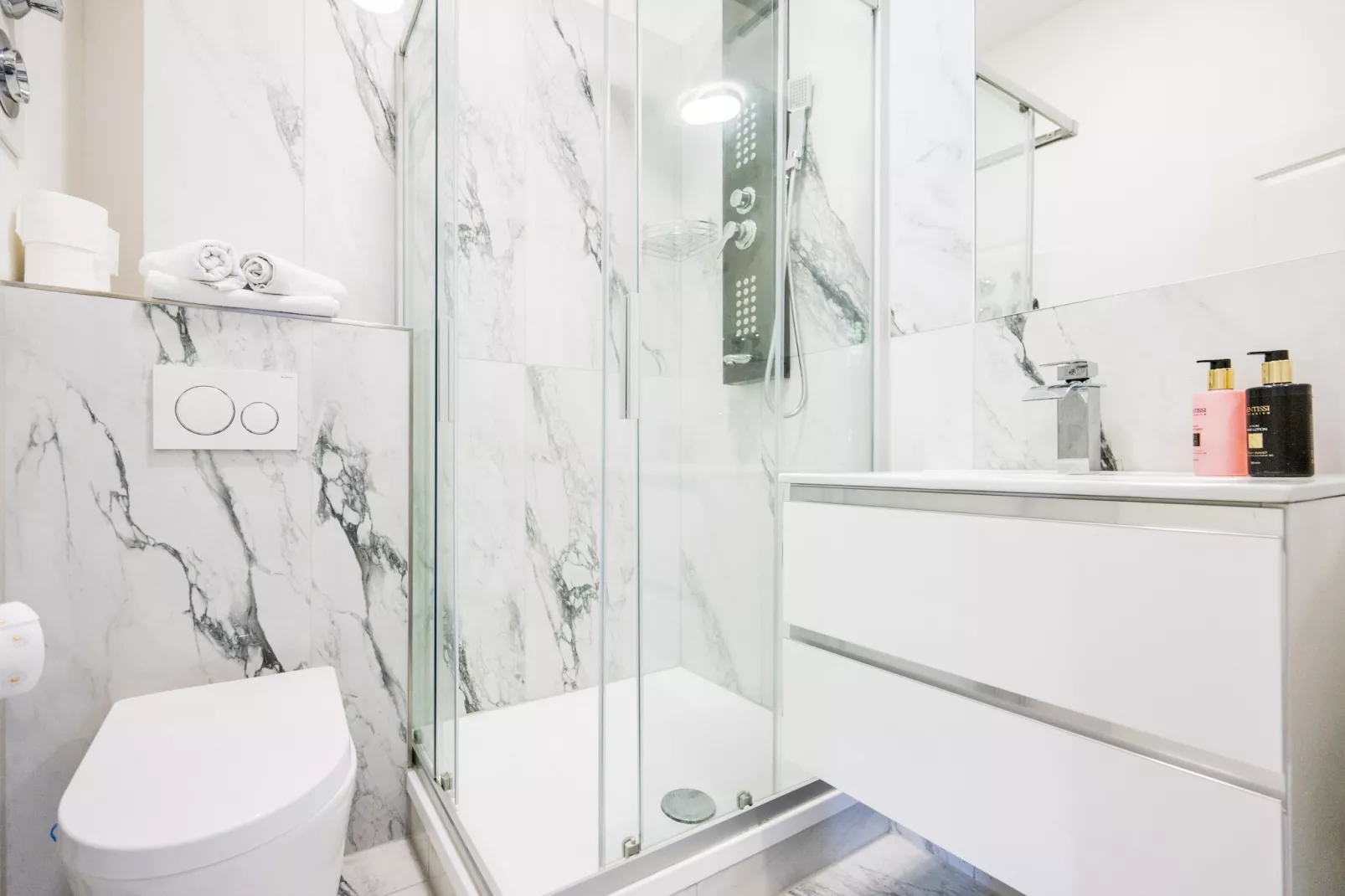 Ferienwohnung Bad Camberg im Taunus-Bathroom