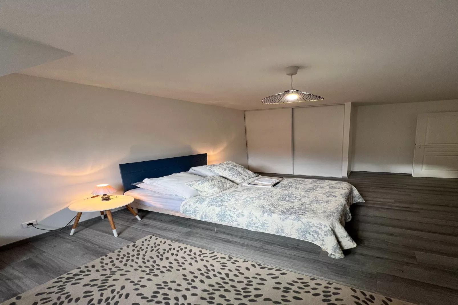 Le Phenix-Bedroom