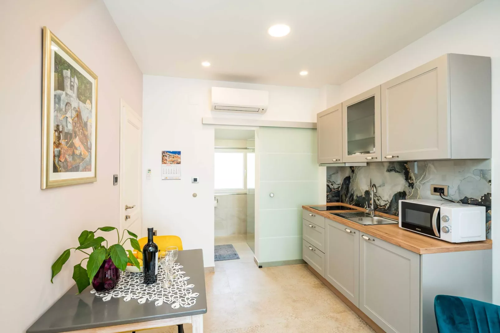 Apartment Villa Palma- Studio Apartment with Balcony and Sea View (Studio apartman 1)-Dining room