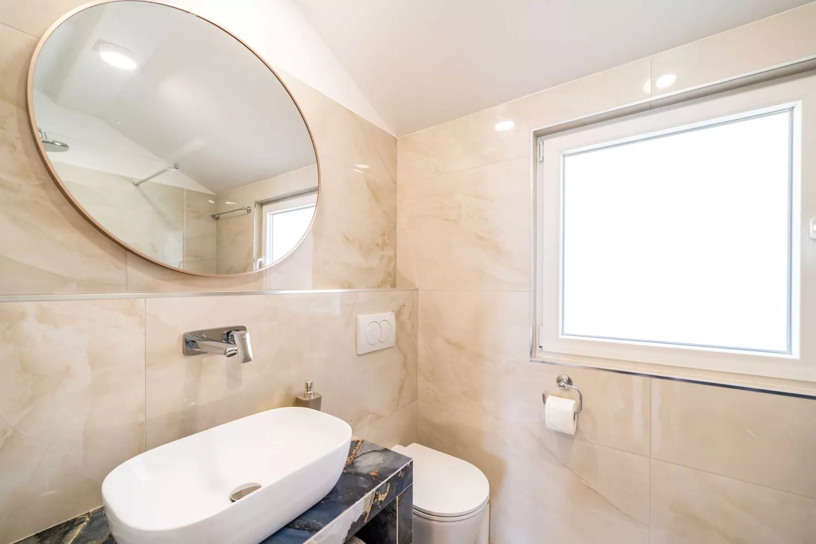 Apartment Villa Palma- Studio Apartment with Balcony and Sea View (Studio apartman 1)-Bathroom